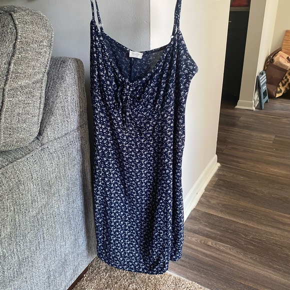 Blue dress from pacsun with little white flowers - Picture 1 of 4